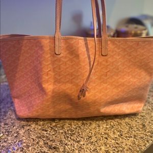 Large pink Goyard tote